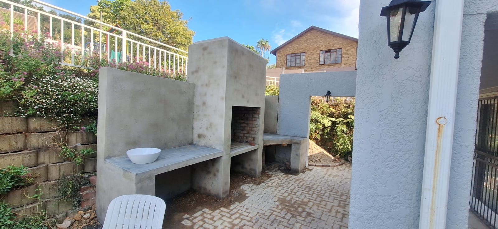 Outdoor braai with courtyard