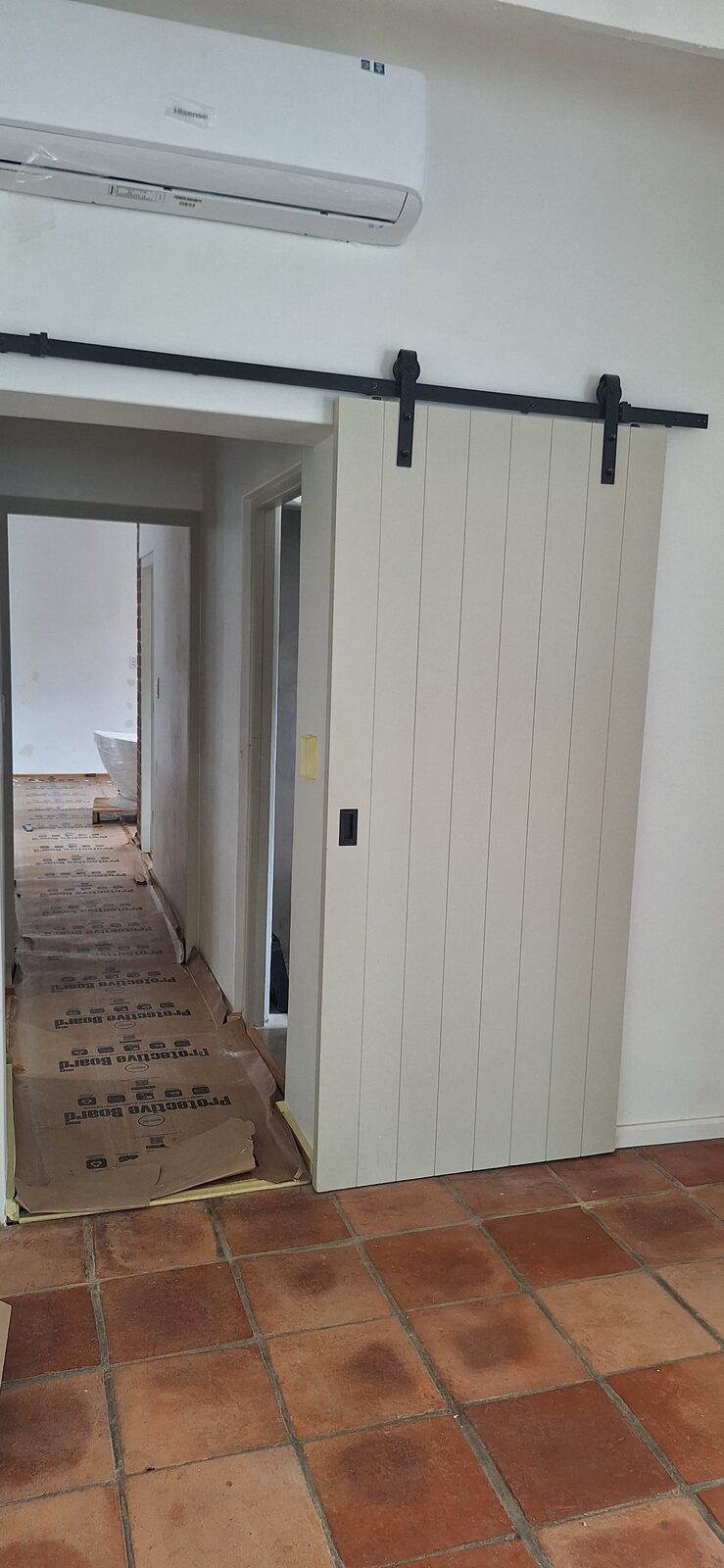 Sliding barn door joinery