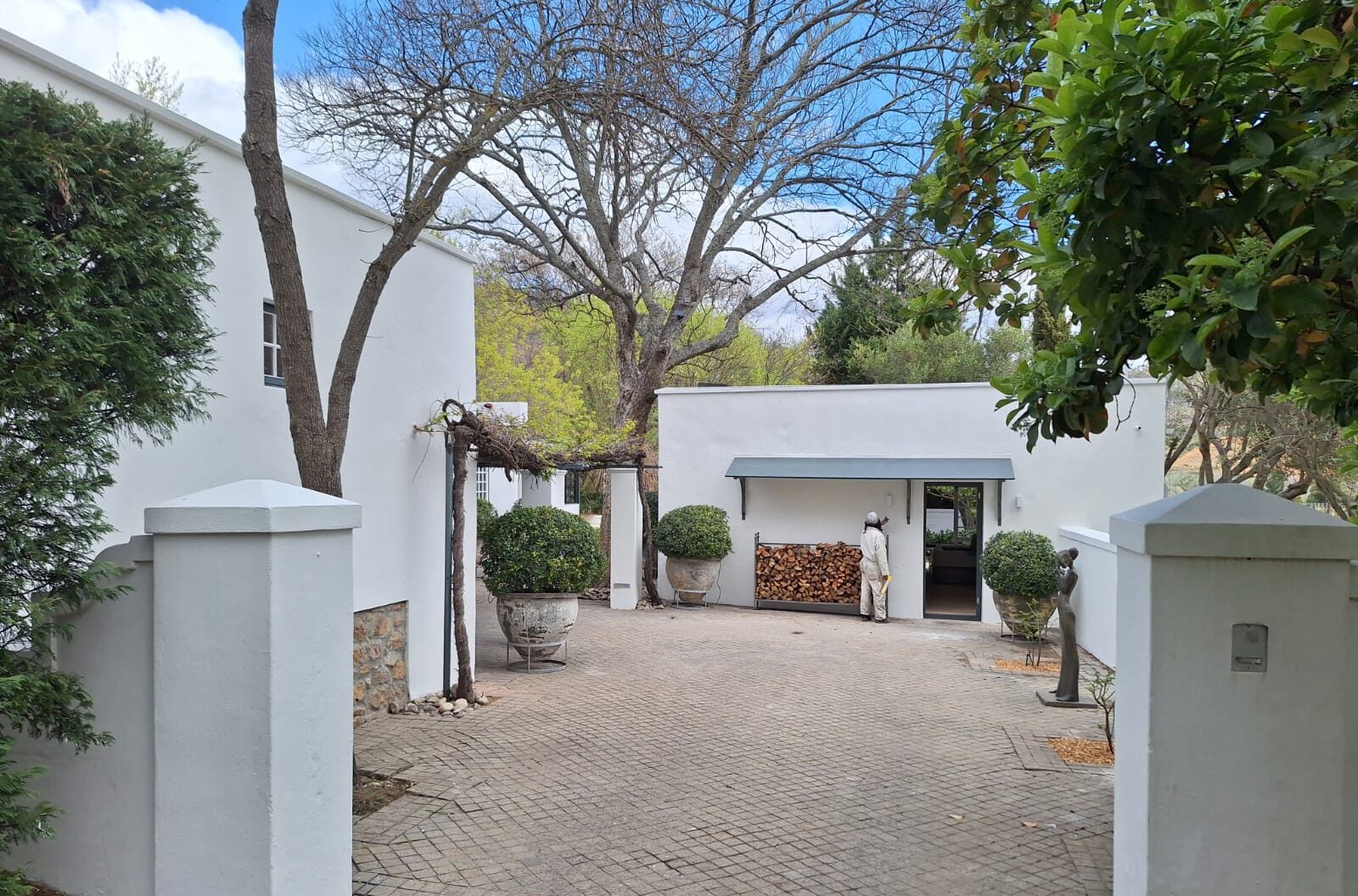 Cape Dutch estate courtyard