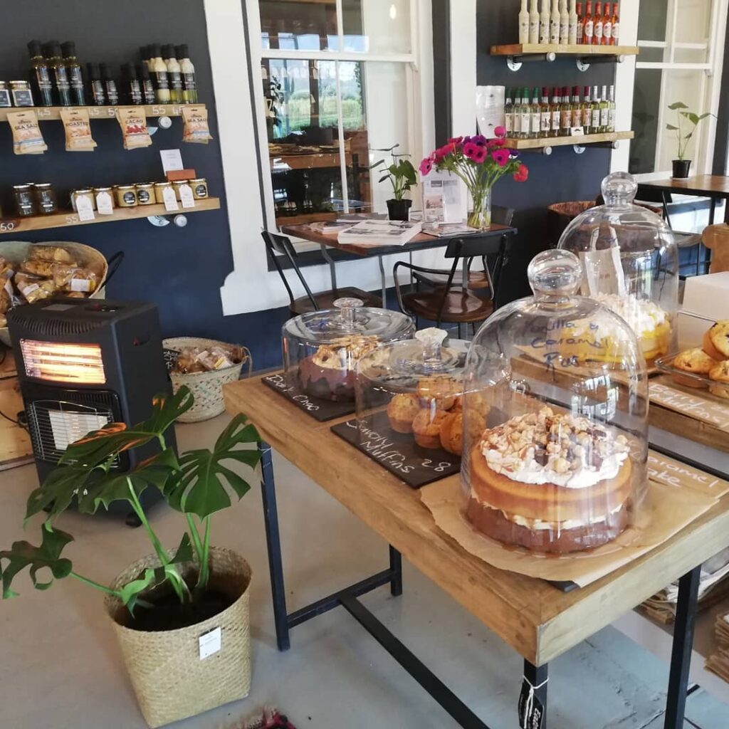 Grande Provence deli dining area